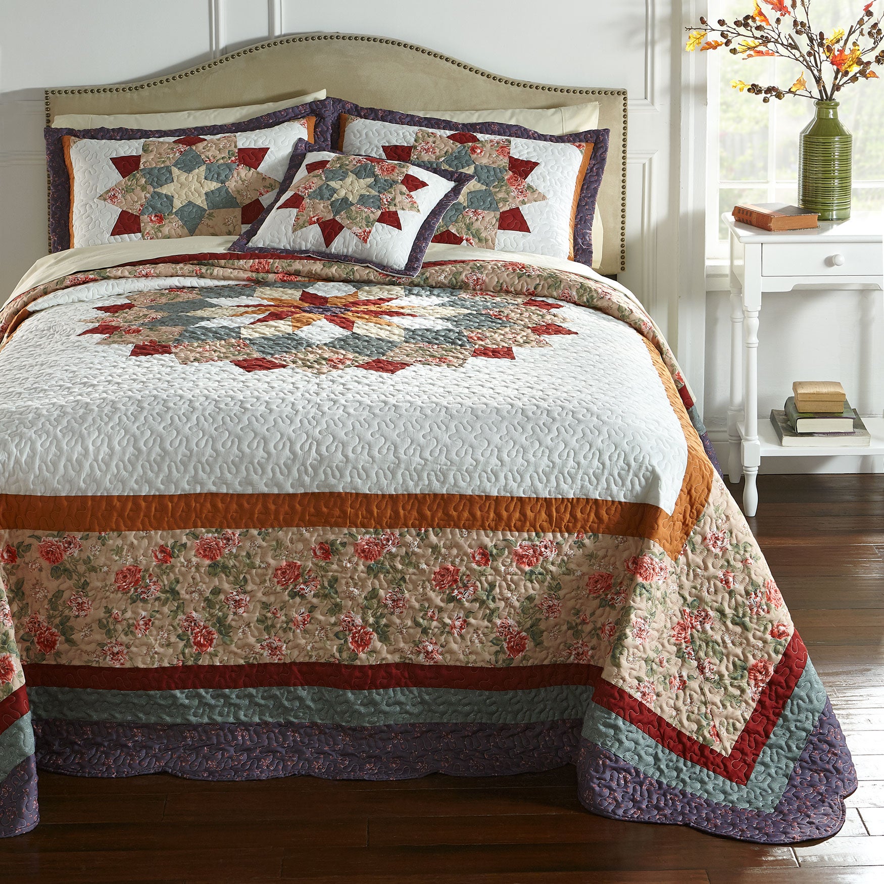 Virginia Bedspread image number 0