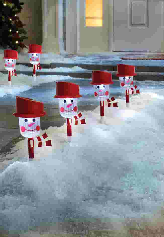 Snowman Solar Pathway Light Stakes, Set of 6 image number 0