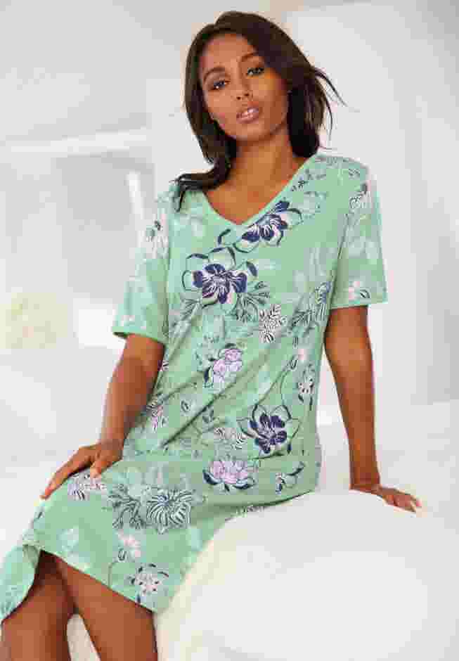 Short T-Shirt Lounger image number 0