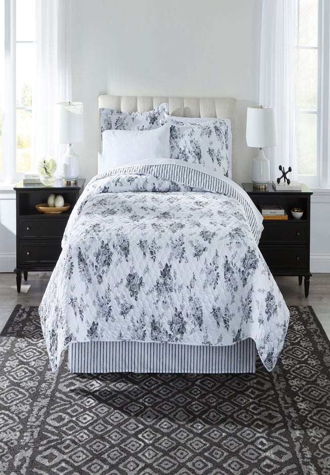 Reversible 8-Pc. Bed In A Bag Quilt Set image number 0