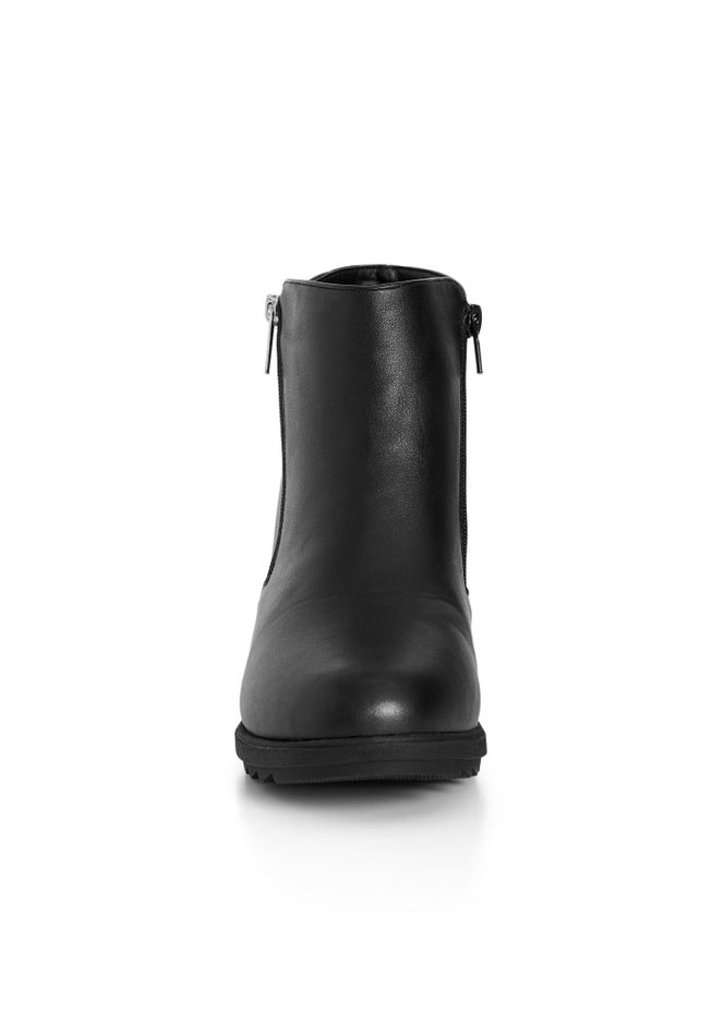 Farrah Wedge image number null