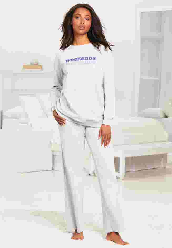 Dreams & Co.® 2-Piece Sweatshirt Set image number 5