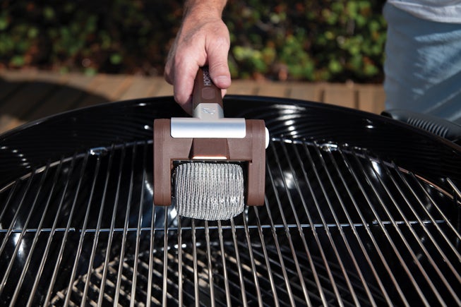 Horsepower™ Giddy Up™ Bristle-Free Grill Brush image number null