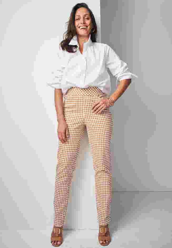 Comfort Waist Stretch Denim Straight Leg Jean image number 0