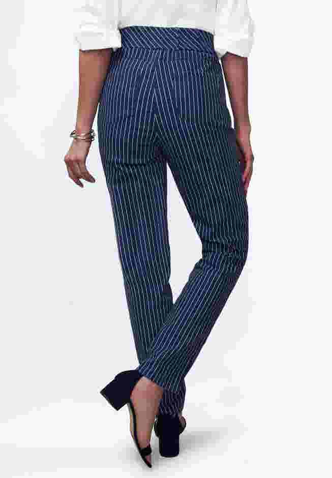 Comfort Waist Stretch Denim Straight Leg Jean image number 1