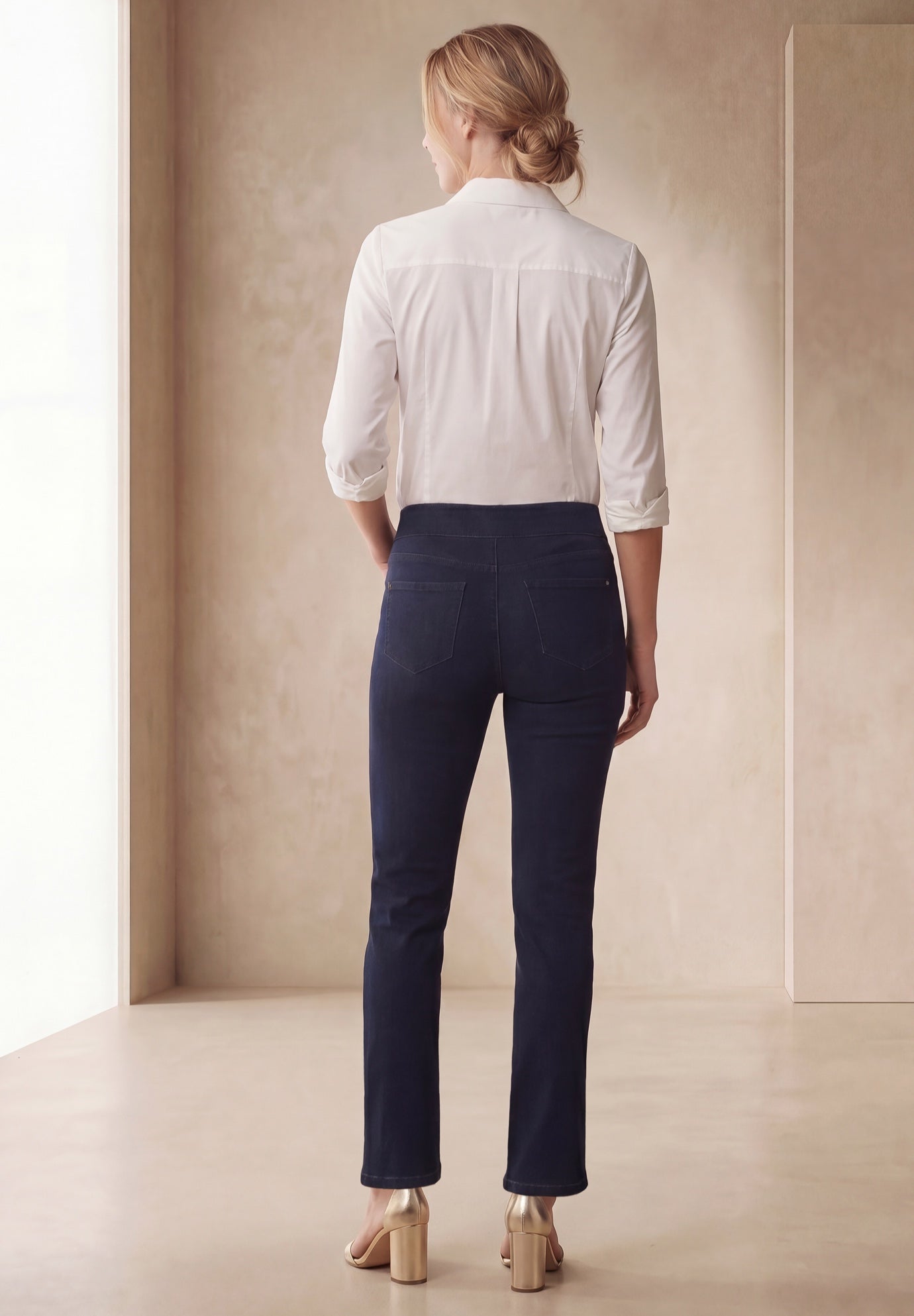 Comfort Waist Stretch Denim Straight-Leg Jean image number 2