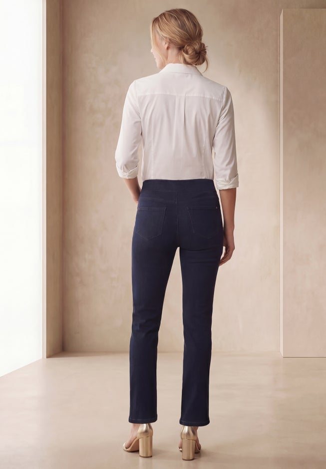 Comfort Waist Stretch Denim Straight-Leg Jean image number 2
