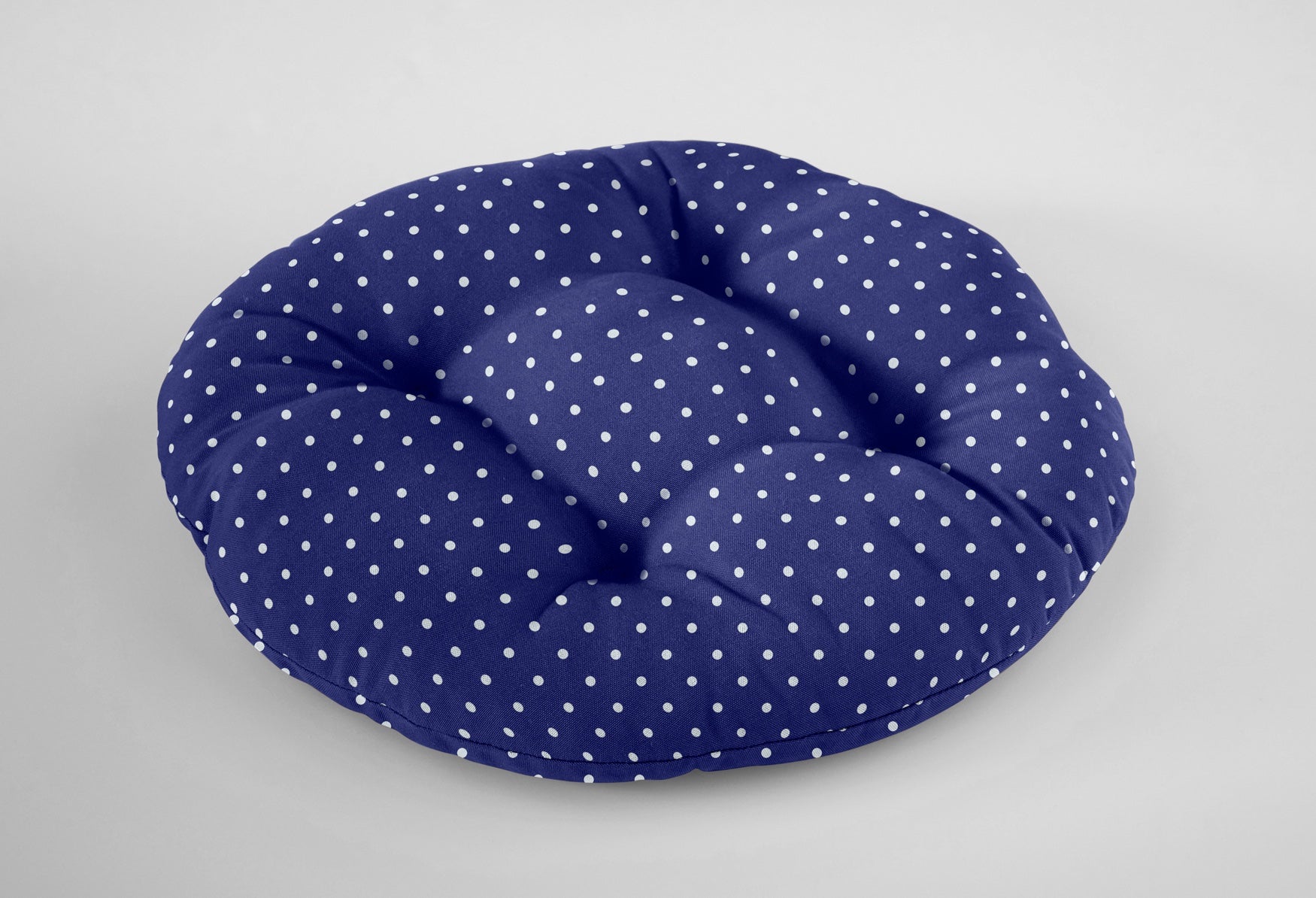 BH Outdoor Performance Tufted Round Chair cushion image number 0