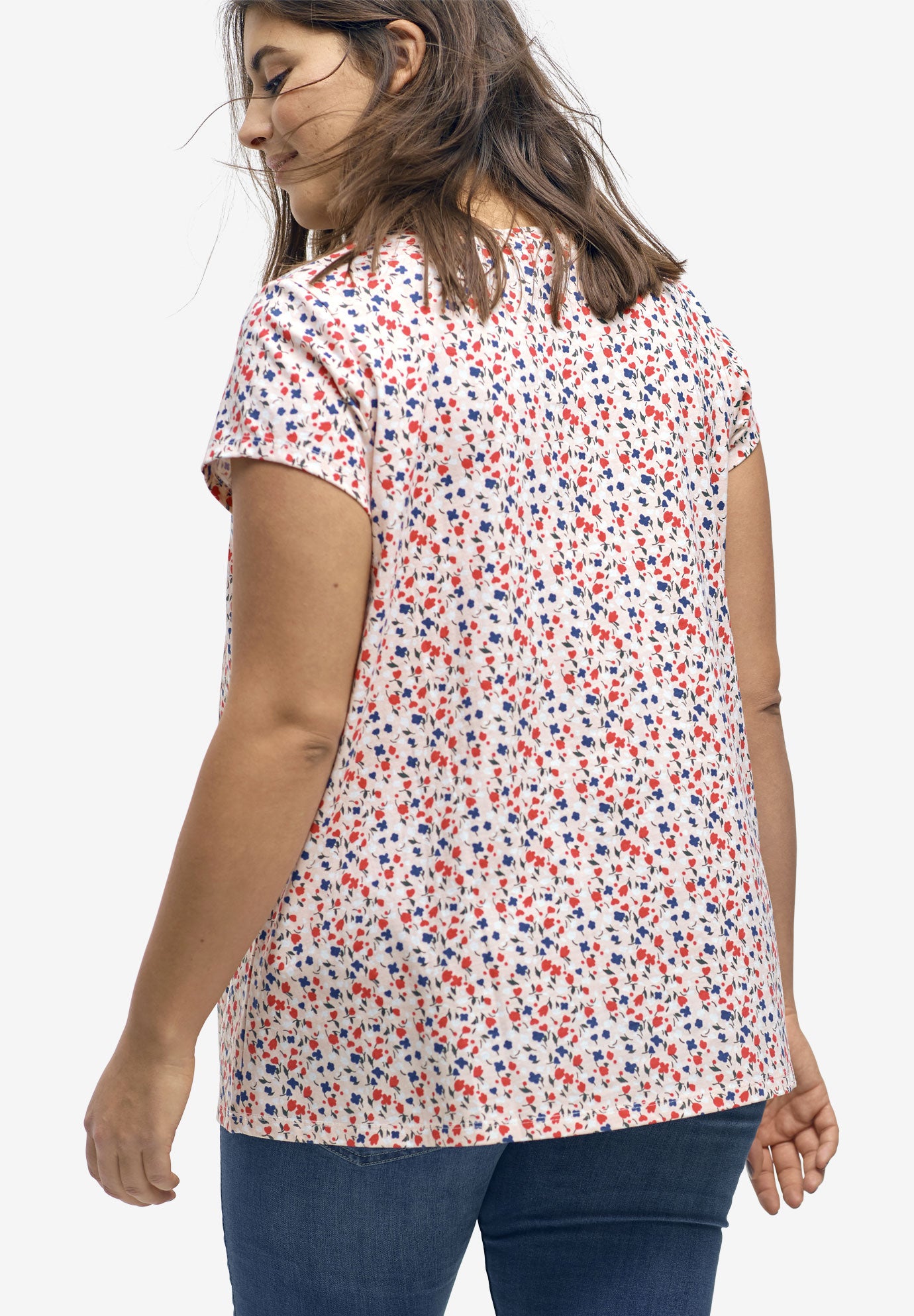 Twisted V-neck Tee image number 1