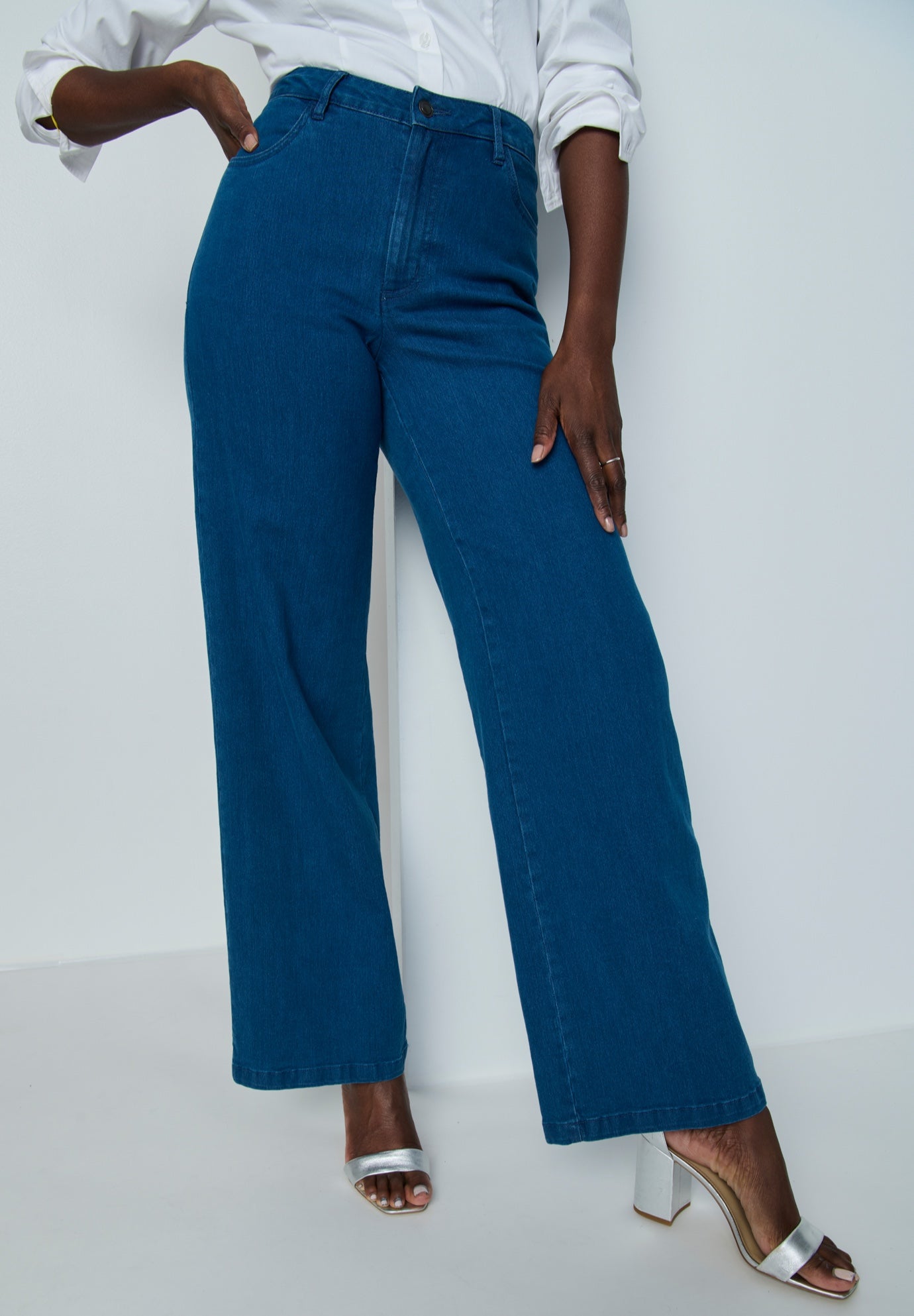 True Fit Wide Leg Jean image number 1