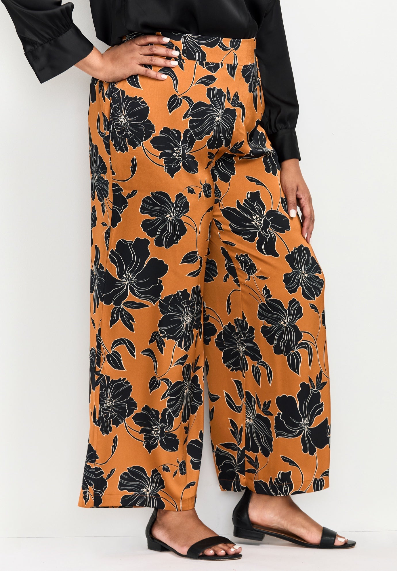 Goldi Wide Leg Satin Pant image number 2