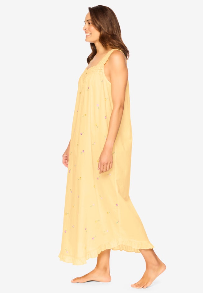 Short Embroidered Nightgown image number null