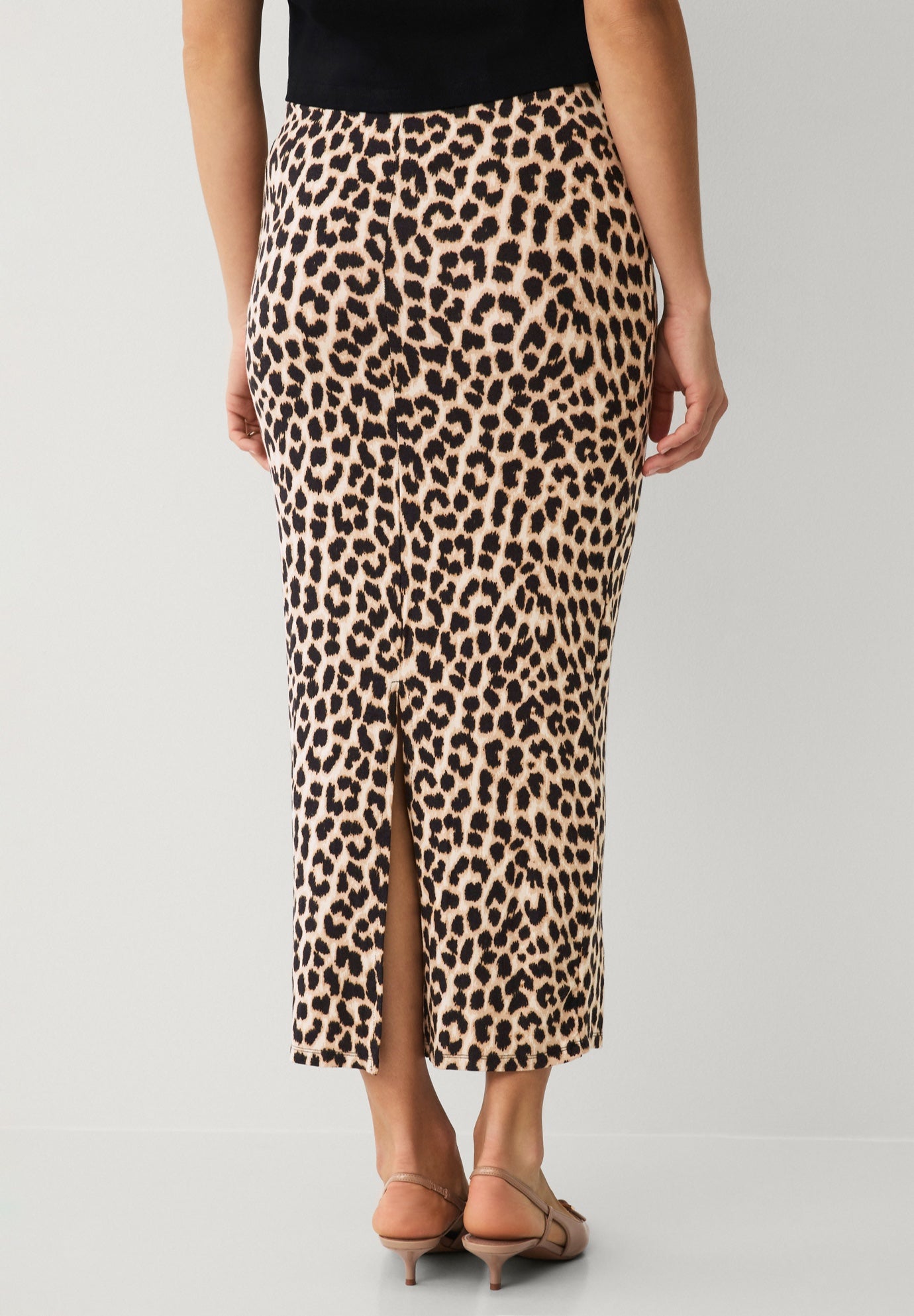 Back Slit Knit Midi Skirt image number 1