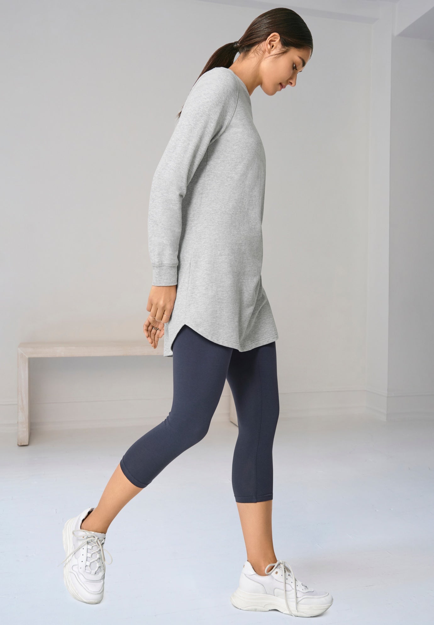 Knit Capri Leggings image number 3