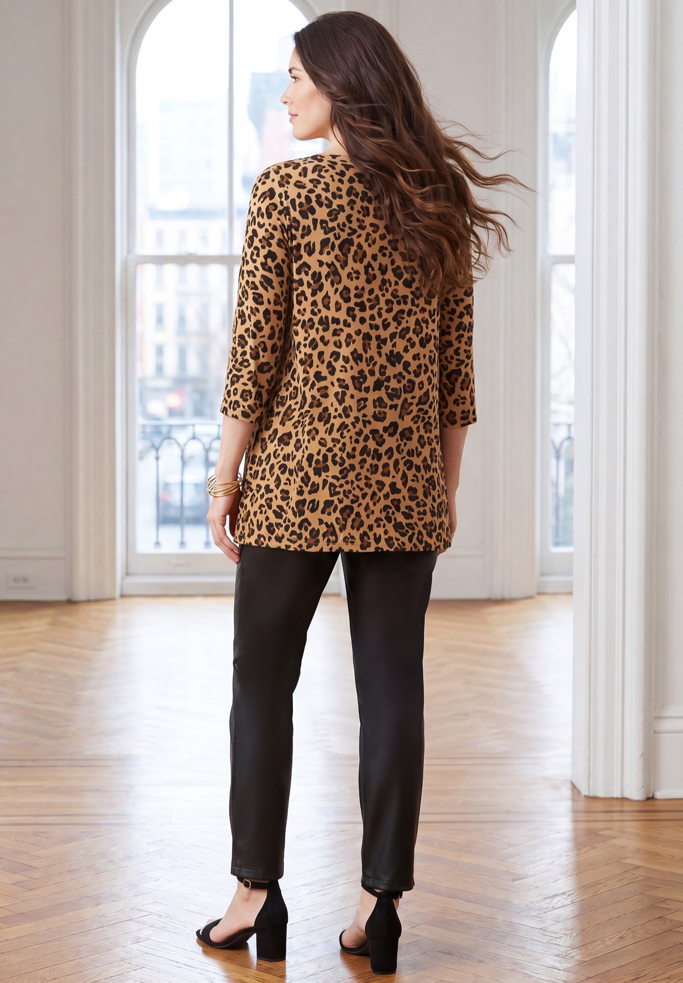 Twist-Front Trapeze Tunic image number 1