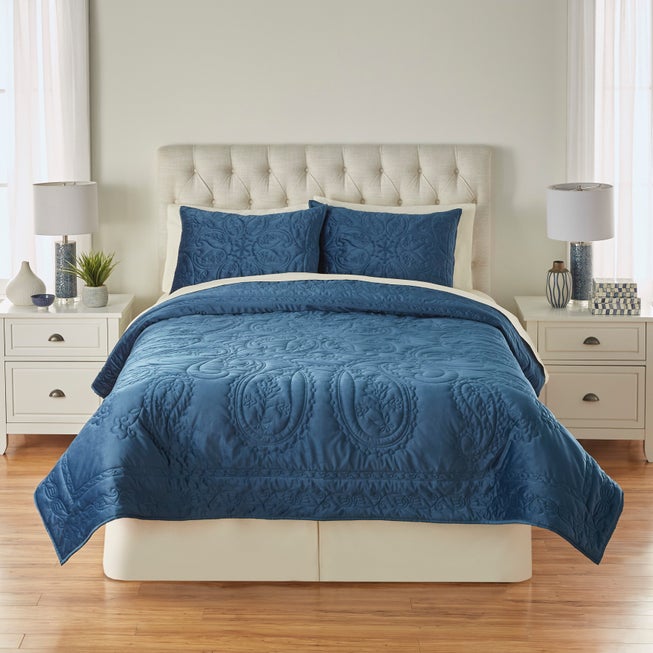 Embroidered Velvet Quilt Set image number 0