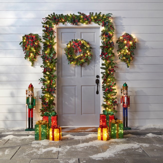 9' Pre-Lit Celeste Garland image number null