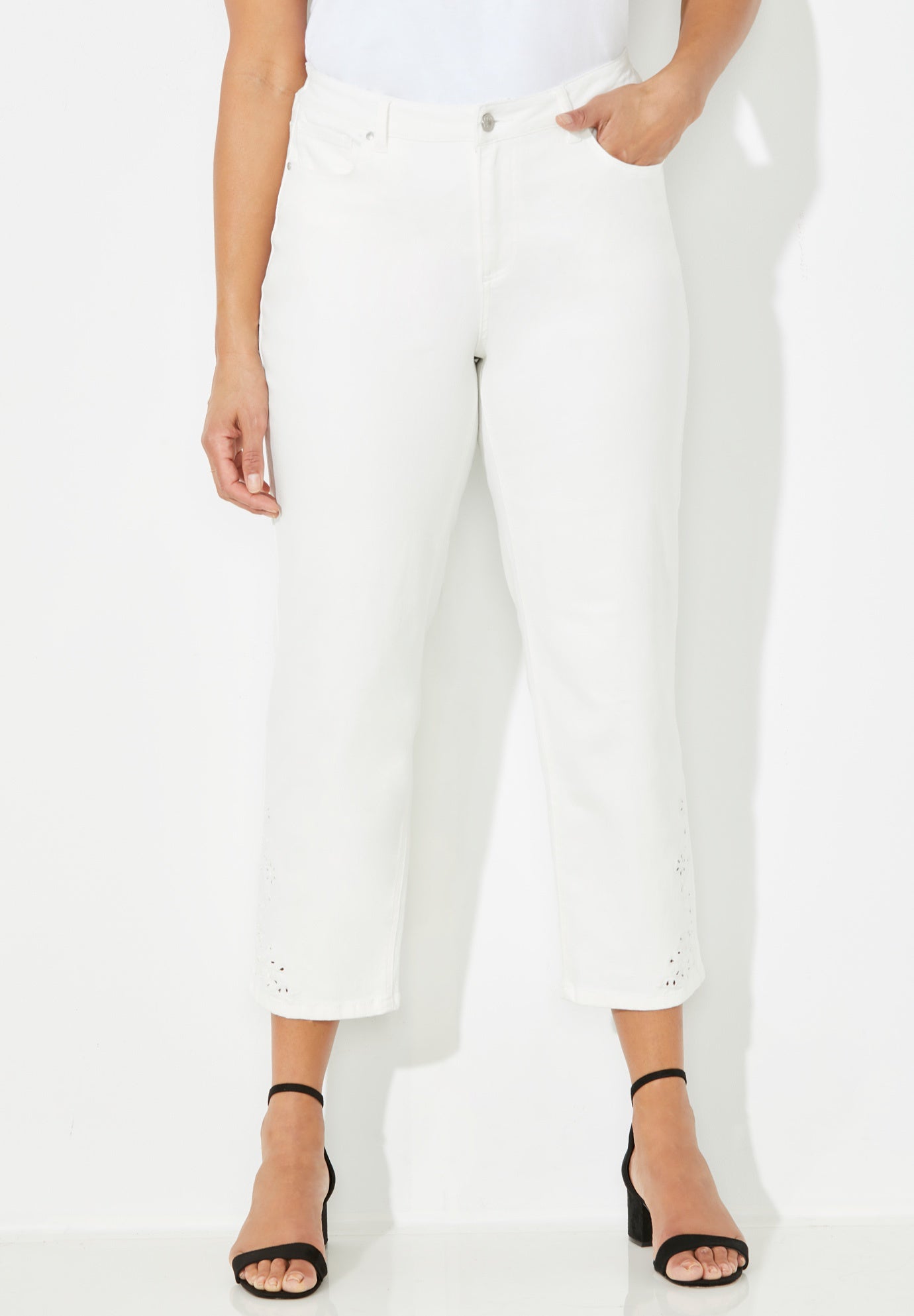 Eyelet Hem Straight Leg Capri image number 0