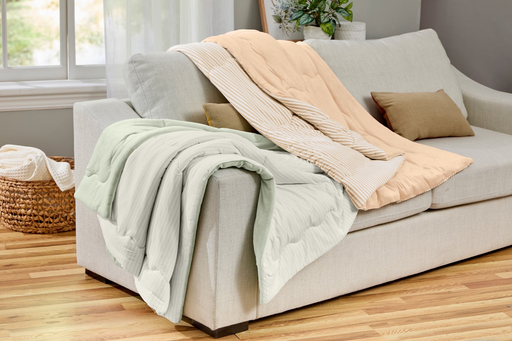 HGTV All Seasons Cooling Throw image number 1