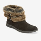 Everett Water Resistant Slip On Boot image number null