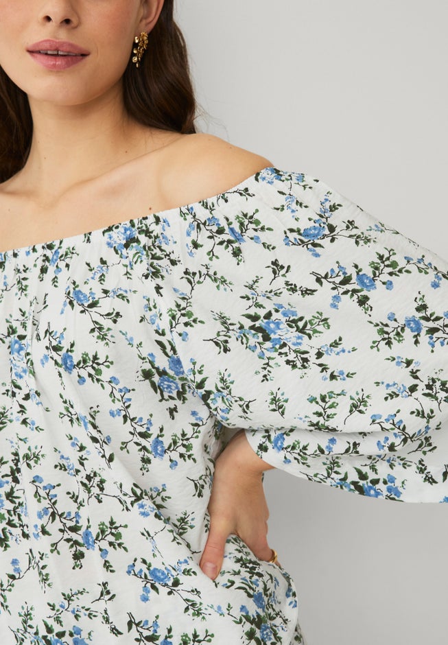 Off-the-shoulder Blouse image number 3