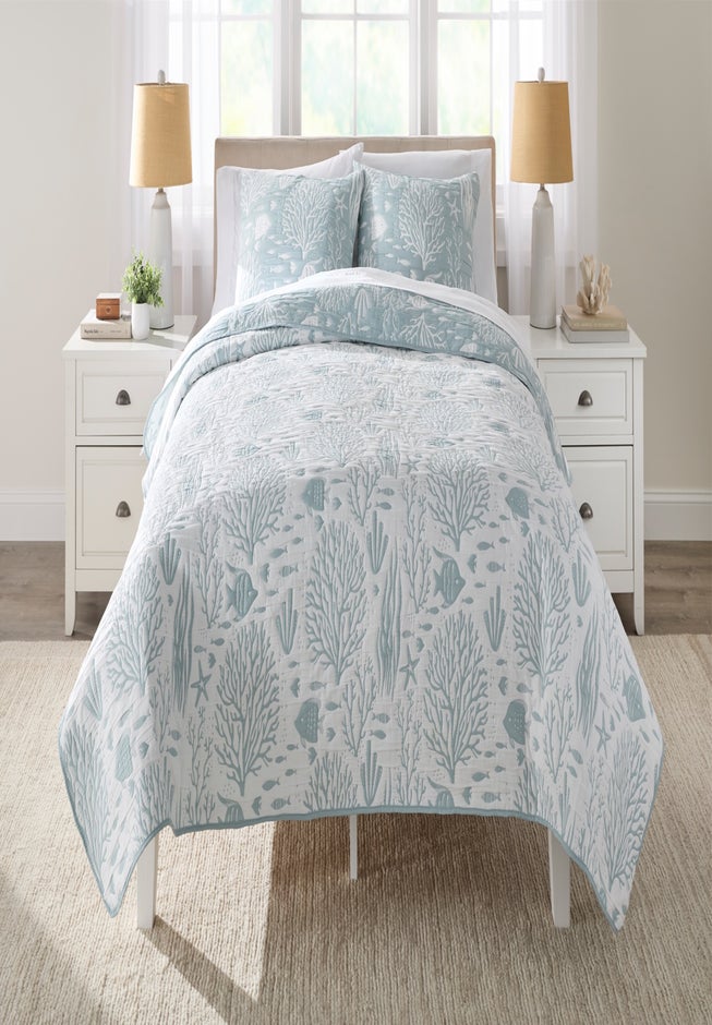  Coral Matelasse Quilt Set image number 1