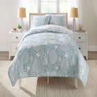  Coral Matelasse Quilt Set image number null