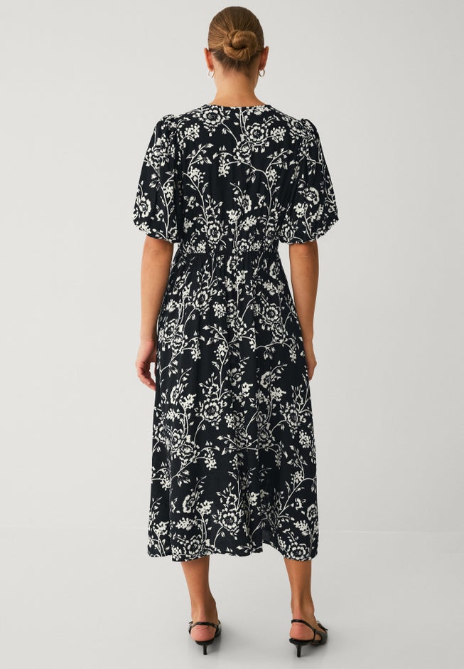 V Neck Midi Dress With Short Puff Sleeves image number 1