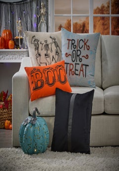 Set of 2 Halloween Decorative Pillows