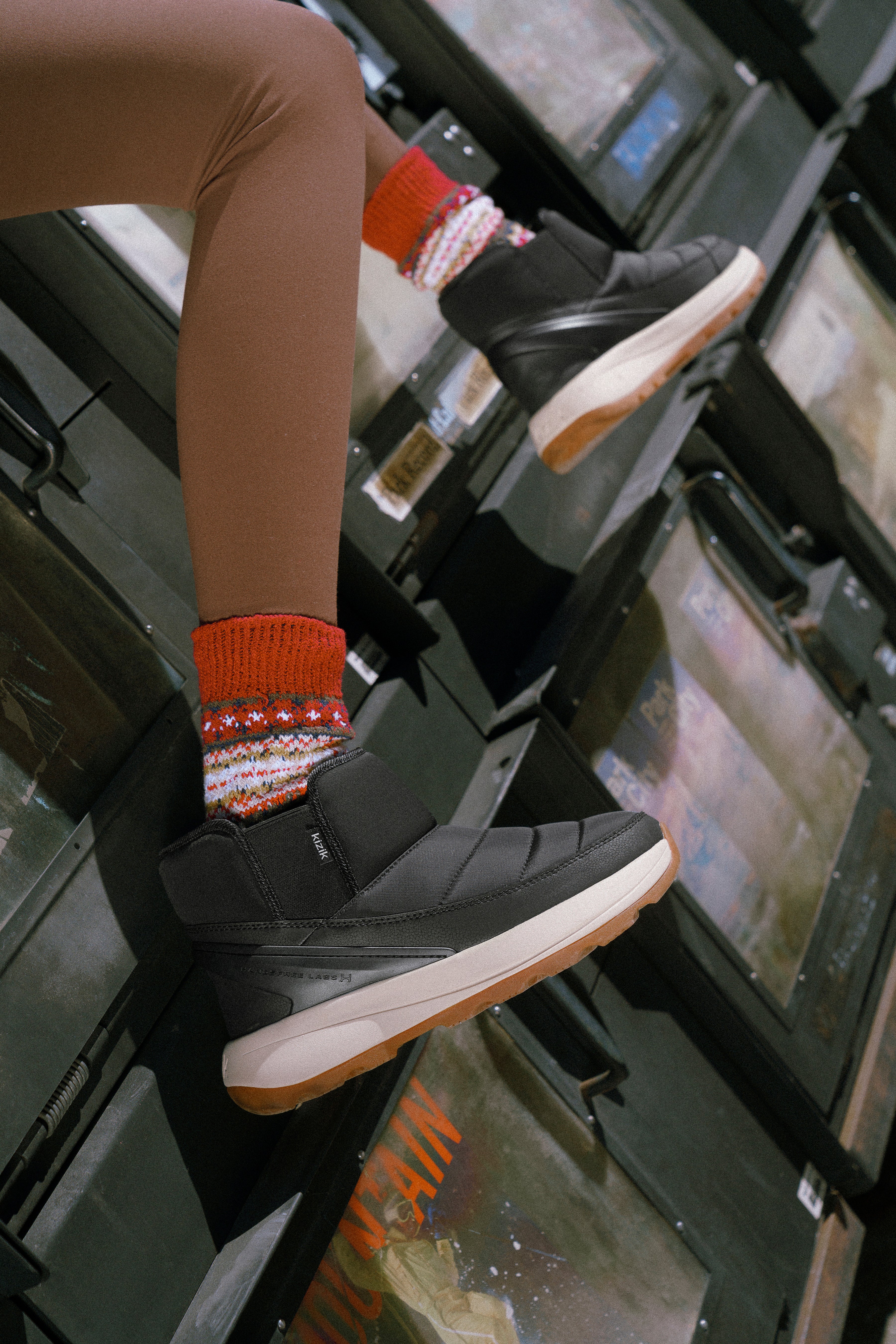 Juno 2 Low Hands-Free Bootie image number 8